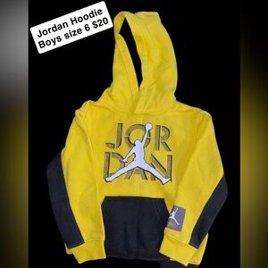 Jordan Yellow and Black Boys' Pullover Hoodie with Jumpman Graphic